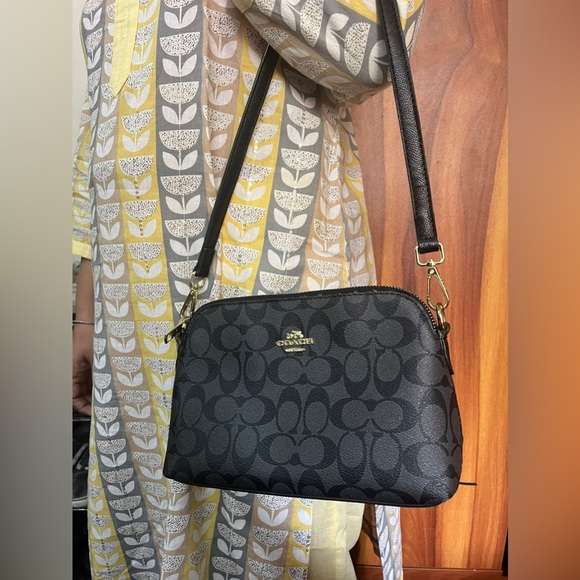 Black Coach Women Handbag - Picture 9 of 9